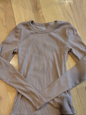 Old Navy Long Sleeve Ribbed Top in Taupe Brown